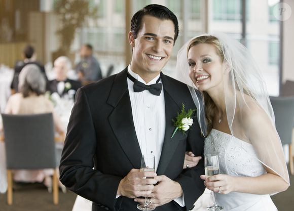 Um casal está causando debate nas redes sociais ao decidir que seu casamento será celebrado com uma recepção totalmente vegetariana — mesmo diante da oposição dos próprios pais.