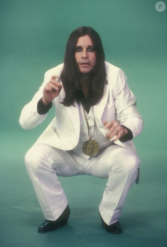 Identidade visual de Ozzy Osbourne sempre foi os olhos pintados de lápis preto