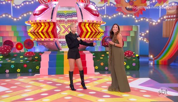 Xuxa foi a convidada de Patricia Abravanel no 'Programa Silvio Santos', do SBT.