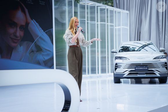 Marina Ruy Barbosa: corpcore é uma tendência que se inspira no dress code corporativo clássico, mas o atualiza com uma abordagem mais ousada e estilizada.