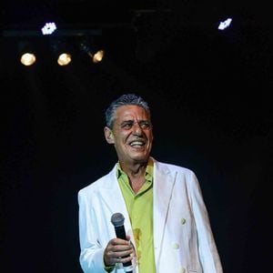 Diante do comentário, Chico Buarque decidiu procurar a polícia e registrou uma denúncia contra o internauta, que não teve sua identidade divulgada
