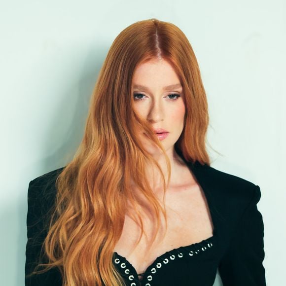 A experiência como loira, no entanto, foi importante para o seu processo pessoal. Marina afirma que o período a fez refletir sobre a liberdade de se reinventar.