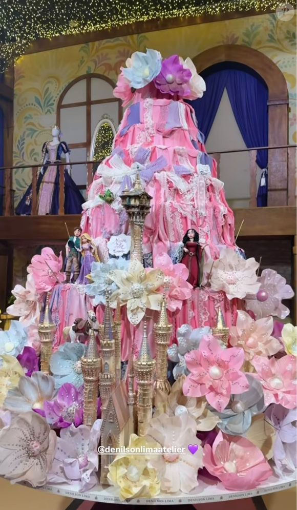 O bolo da festa de 4 anos de Maria Flor pesava uma tonelada e tinha mais de 3 metros de altura, segundo informações divulgadas pelo portal LeoDias. Assinado por Denilson Lima, o projeto foi inspirado em 'Enrolados' e reuniu esculturas dos personagens, flores e detalhes que remetem ao universo de Rapunzel