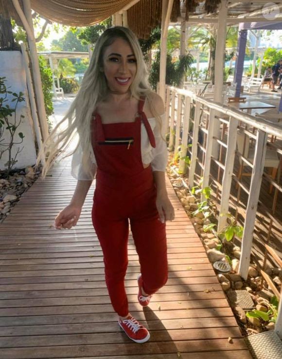 Taty Girl passou por um combo de procedimentos estéticos no rosto e corpo