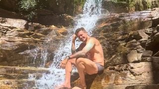 A Disney do Dado Dolabella! Ex de Wanessa Camargo e nova namorada posam juntos em local marcante para o ator em viagem por Goiás