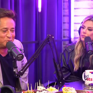 Leonardo e Poliana já contaram como se conheceram, durante um bate-papo em um podcast.