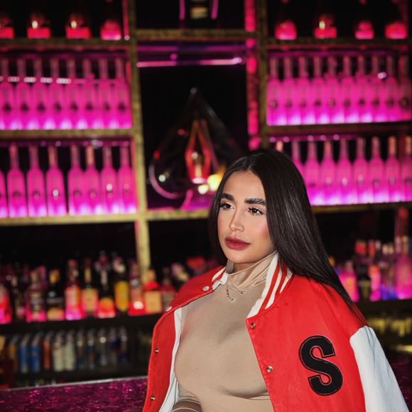 Bruna Pinheiro rebateu rumores de romance com Vini Jr. e afirmou que a viagem à Espanha aconteceu por motivos pessoais