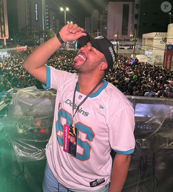 Preso em acusação de crimes contra menores, Hytalo Santos não teve o cabelo raspado, garantiu diretor de cadeia da Paraíba: 'Prática que passou até a ser considerado tortura em alguns locais. O que fazemos é dar um corte nos detentos que têm problema de higiene, para evitar proliferação de doenças'