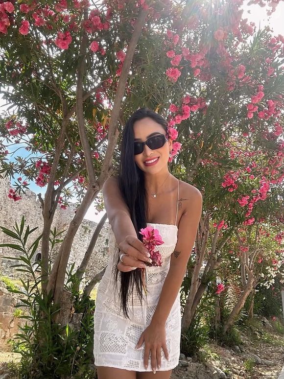 Pablinny Faleiro vive uma situação de vulnerabilidade financeira. Após dar fim a um casamento onde sofria violência doméstica, ela afirma que não tem outro lugar para morar