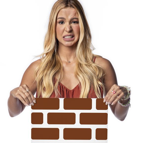 Kerline, primeira eliminada do ‘BBB 21’, rebateu publicamente a fala de Aline Campos