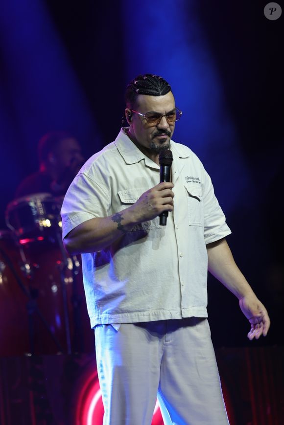 Belo se vê no centro de turbulência envolvendo namorada, ex-companheiro dela e rumores de reconciliação com Gracyanne