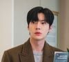 Por outro lado, Gong Tae-gyeong é um ginecologista de sucesso que é pressionado pela família a se casar