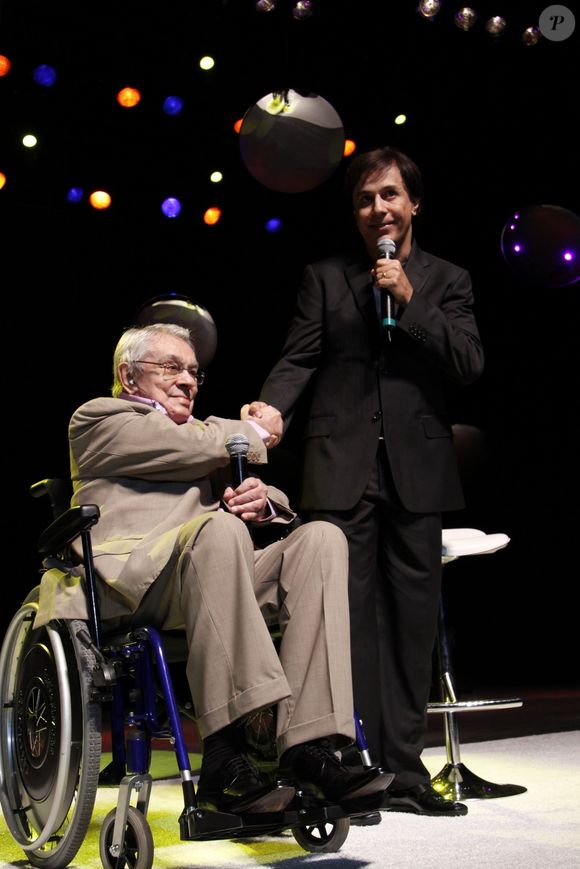 Tom Cavalcante e Chico Anysio fizeram as pazes anos mais tarde e voltaram a trabalhar juntos, no teatro