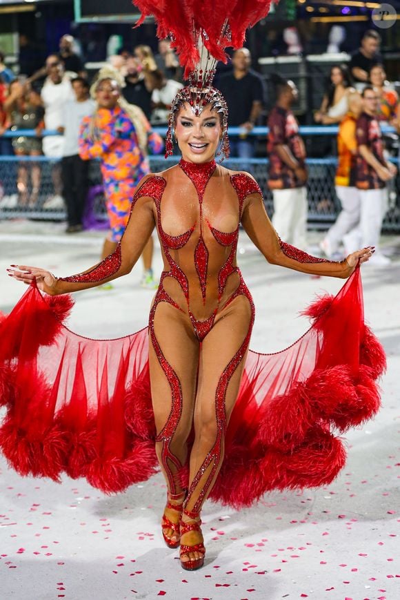 Gkay é outra aposta como musa do Salgueiro na gestão de Mulher Melão