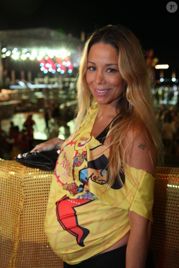 Em 2011, Danielle Winits participou do Carnaval de Salvador mesmo grávida
