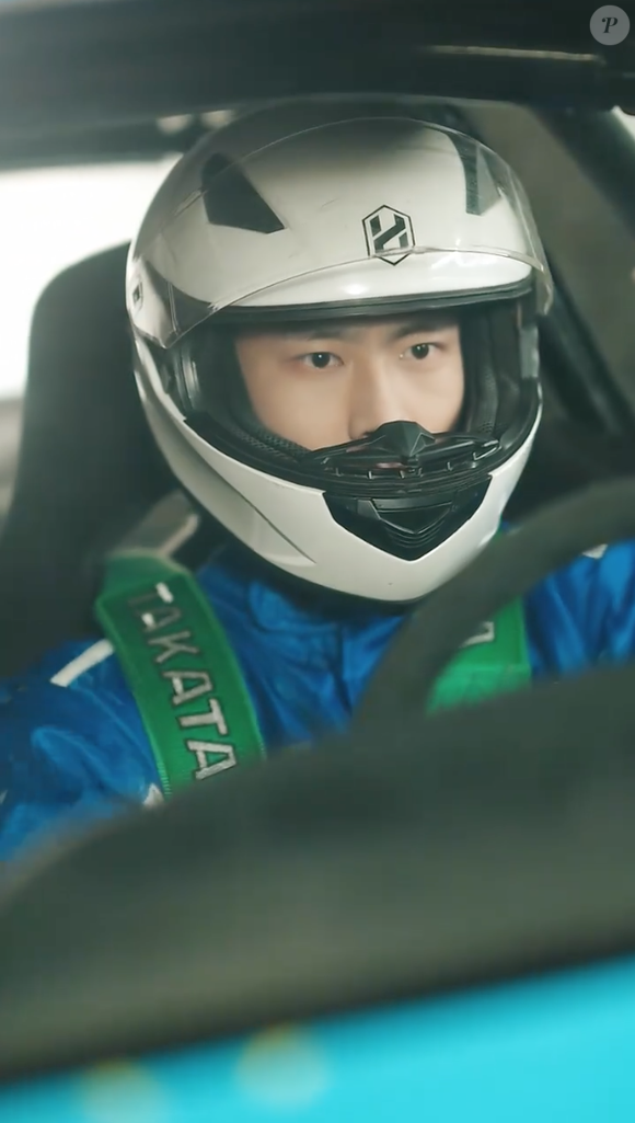 De volta à sua paixão, o protagonista se torna campeão mundial mais uma vez - e vive uma intensa história de amor