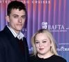 Atriz de 'Bridgerton', Nicola Coughlan estreia no tapete vermelho com o namorado Jake Dunn, 13 anos mais novo