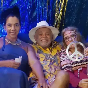 Do Vaticano ao Carnaval: Ilze Scamparini troca os telhados de Roma pelo ritmo da folia no Brasil.