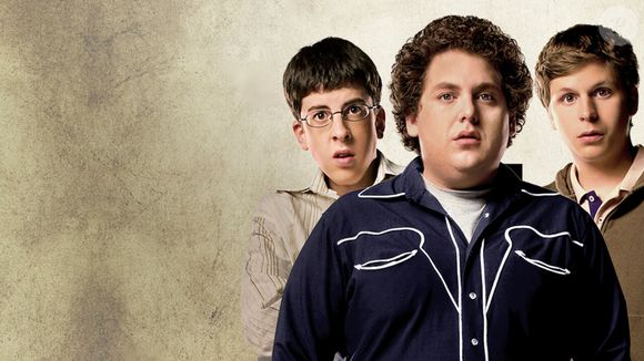 Superbad: É Hoje acompanha dois amigos em uma última noite de loucuras antes da faculdade e se tornou um clássico da comédia adolescente