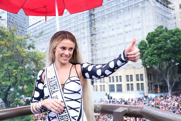 O cabelo deve ser bem cuidado durante a folia: usar laces e alongamentos por muito tempo prejudica os fios