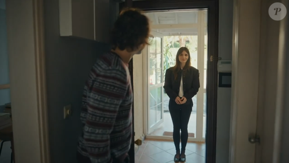Irmã de Karsu, Irmak vai atrás de Atilla para o mafioso lhe ajudar a reconquistar a sofredora e a mãe, Filiz, na novela 'Coração de Mãe', resumo de sexta-feira 27 de março de 2026