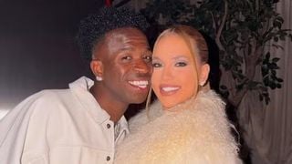 Gente... Aniversário de Virgínia, namorada de Vini Jr., vira manchete em famoso jornal espanhol por gafe em corretor: 'Um pedaço de m...'; entenda!