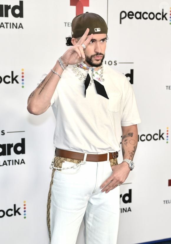 O rebranding de Bad Bunny 'padronizou' seu visual e o ajudou a ocupar novos espaços