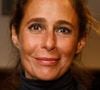 A atriz de 62 anos explicou que foi diagnosticada com uma lesão osteocondral no domo do tálus, uma condição que compromete tanto a cartilagem quanto o osso da articulação do tornozelo.