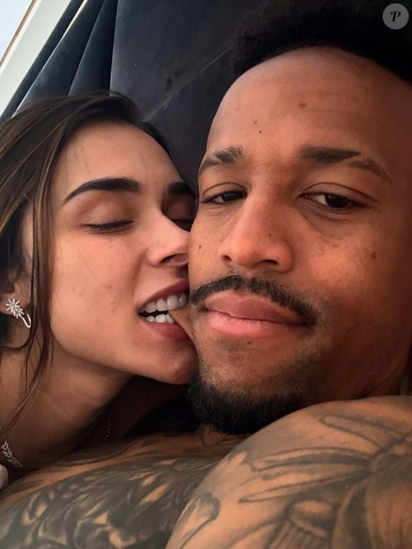Éder Militão e Tainá Castro estão juntos desde 2024; a ex-mulher do jogador, Karoline Lima, hoje namora Léo Pereira, ex-marido da influencer