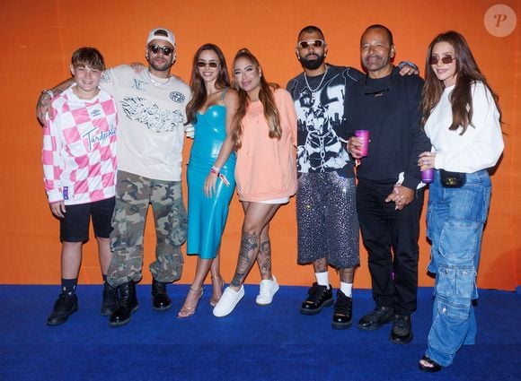 Família de Neymar esteve presente no 'Tardezinha' para prestigiar o show de Thiaguinho