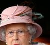 Segundo Robert Hardman, o funcionário da corte recusou o convite de Rainha Elizabeth II porque já havia se comprometido a receber convidados em sua própria casa no mesmo fim de semana