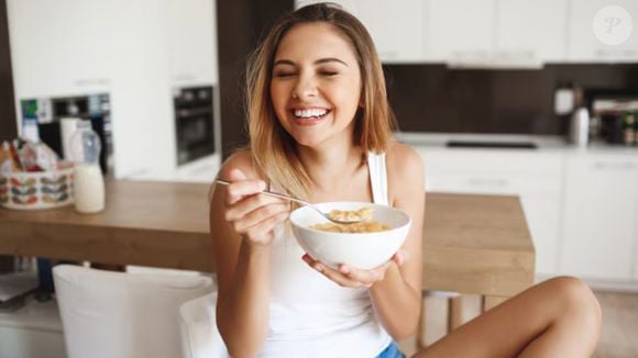 No jantar, a aveia reduz a saciedade e evitar fome emocional