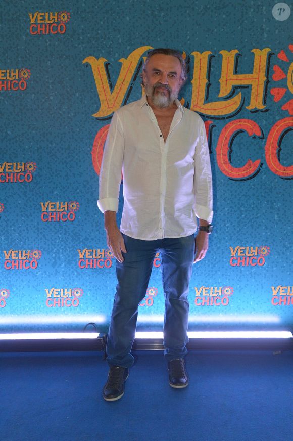 José Dumont já fez novelas na Globo, Manchete e Record, entre elas 'Pantanal' e 'Velho Chico'