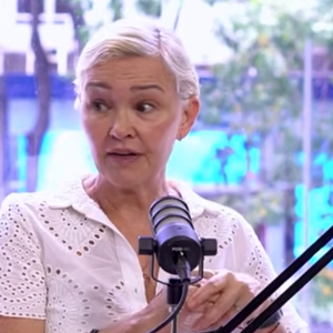 Aos 63 anos, a atriz Julia Lemertz diz que mudança na aparência ao longo dos anos para ela não é um grande problema