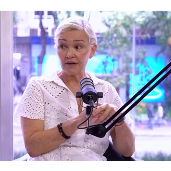 Aos 63 anos, a atriz Julia Lemertz diz que mudança na aparência ao longo dos anos para ela não é um grande problema