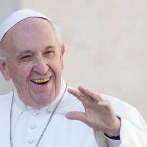 2017: Papa Francisco participa de uma audiência semanal no Vaticano