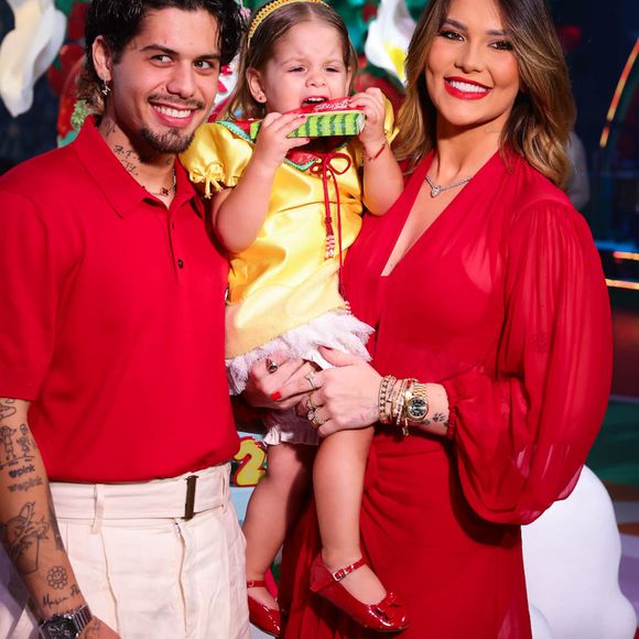 Cor vermelha em look é ideal para quem é do signo de Áries, como Virgínia, no Réveillo 2025