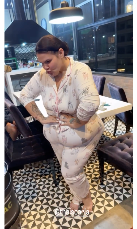 Thais Carla chocou a web ao surgir com o corpo magro