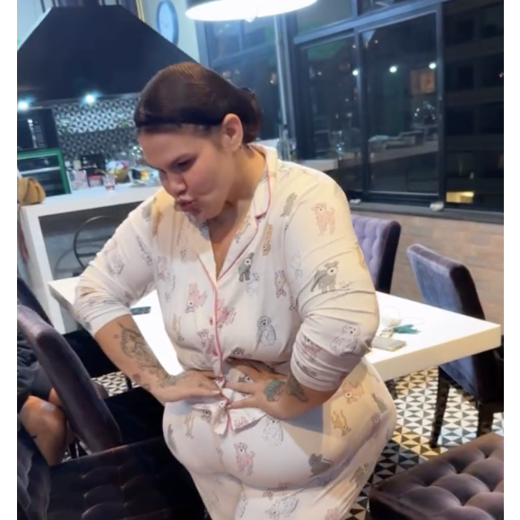 Thais Carla chocou a web ao surgir com o corpo magro