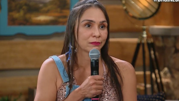 'Brasil, aprenda a votar': eliminada em Roça recorde de 'A Fazenda 17', Yoná rasga o verbo sobre público e peões