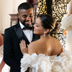 Vestido de noiva sereia com capa de flores bordada em musseline de seda: noiva de Davi Brito, Emilly Araújo aposta no romantismo em look de ensaio pré-wedding do casal; fotos