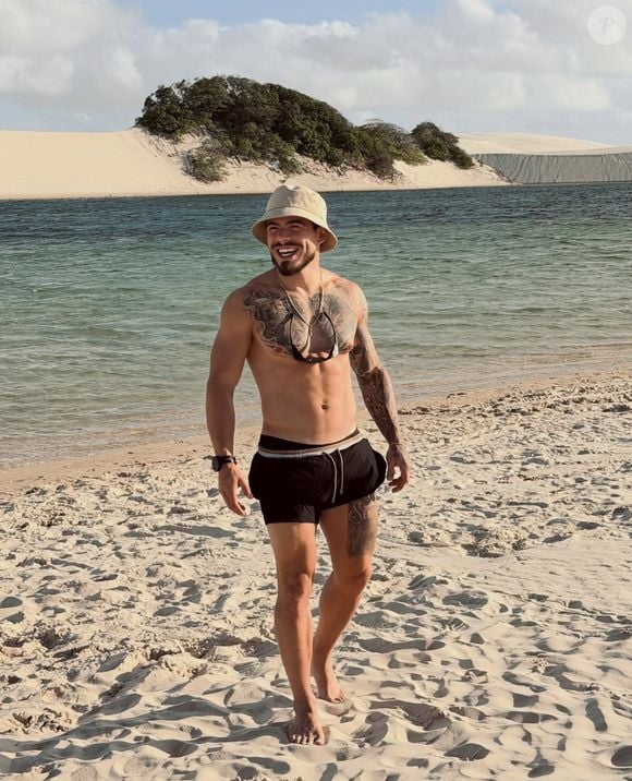 "Não tenho mais 1 centavo desse dinheiro que vocês tanto falam! Agora o que eu fiz com ele não cabe dizer a ninguém. Fiquem em paz que eu tenho um Deus dono de todo ouro e toda prata", comentou Thomaz Costa ao expor sua saída das plataformas