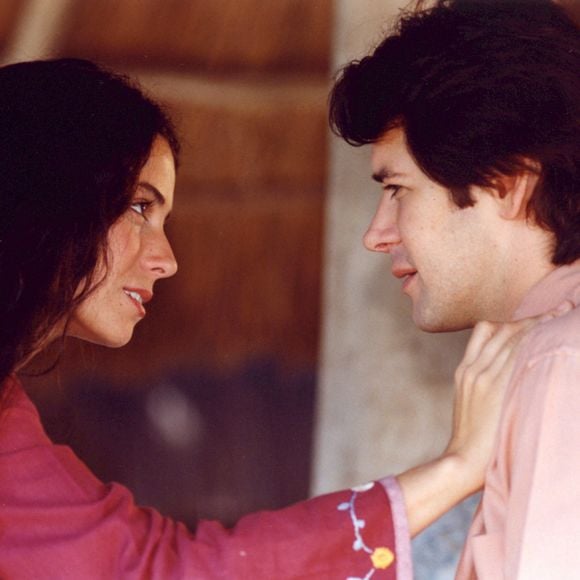 Giovanna Antonelli e Murilo Benício interpretaram Jade e Lucas na novela 'O Clone', de 2002