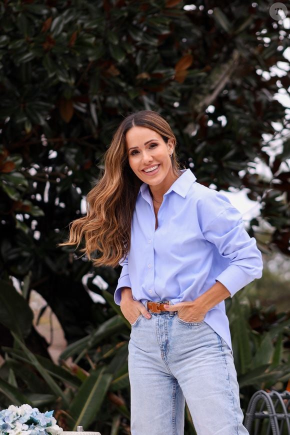 Depois de construir uma carreira como atriz e comunicadora, Fernanda Pontes encontrou nos Estados Unidos, ao lado do marido, Diogo Boni, filho de Boni (ex-vice-presidente da Globo) e irmão de Boninho, um novo caminho profissional, que une televisão, histórias de superação e o desejo de transformar vidas.