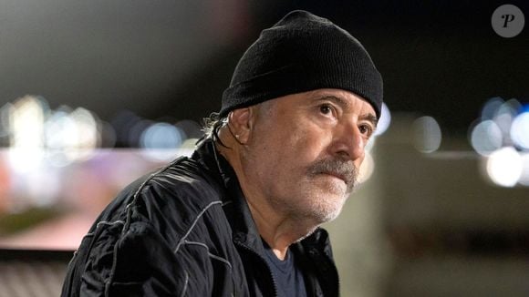 Otoniel (Tony Ramos) – Pai de Elisa (Isabela Garcia), avô de Adriana (Leticia Colin) e Mau Mau (João Victor Gonçalves). Trabalha em uma banca de flores na frente de um cemitério, onde conhece e se apaixona por Francesca (Nathalia Dill), mulher misteriosa que sempre aparece durante o seu turno no trabalho.