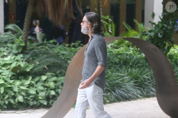 Corpo de Dennis Carvalho também foi velado pelo diretor da Globo André Dias