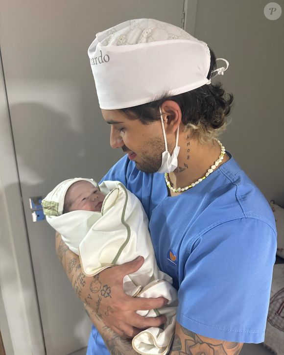 Zé Felipe usou o visual por um bom tempo, até o nascimento de José Leonardo