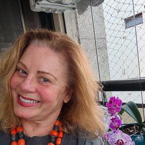 Vera Fischer afirmou, em recente entrevista à revista Veja, que mantém a beleza natural e não faz procedimentos no rosto