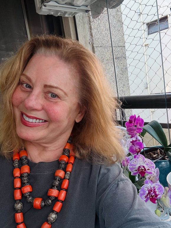 Vera Fischer afirmou, em recente entrevista à revista Veja, que mantém a beleza natural e não faz procedimentos no rosto