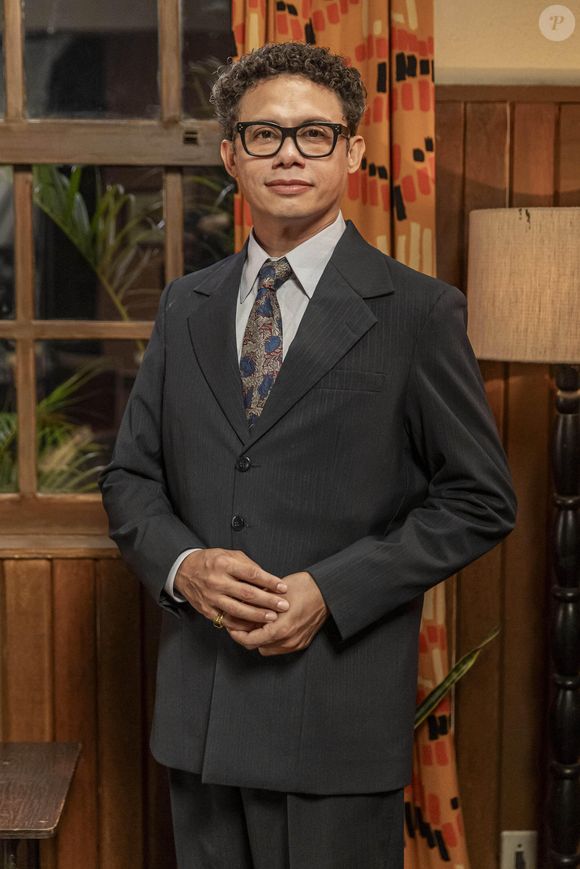 Silvero Pereira será Érico, pai de Carlito (Caio Cabral), e a noite se veste como drag queen